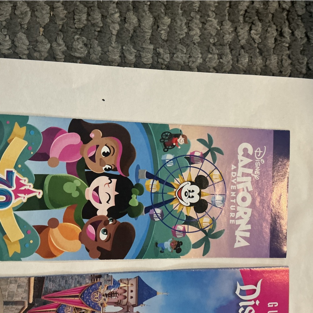 NEW VERY RARE DISNEYLAND70TH
ANNIVERSARY PARK MAPS SET WITH (1)
DISNEYLAND  PIN